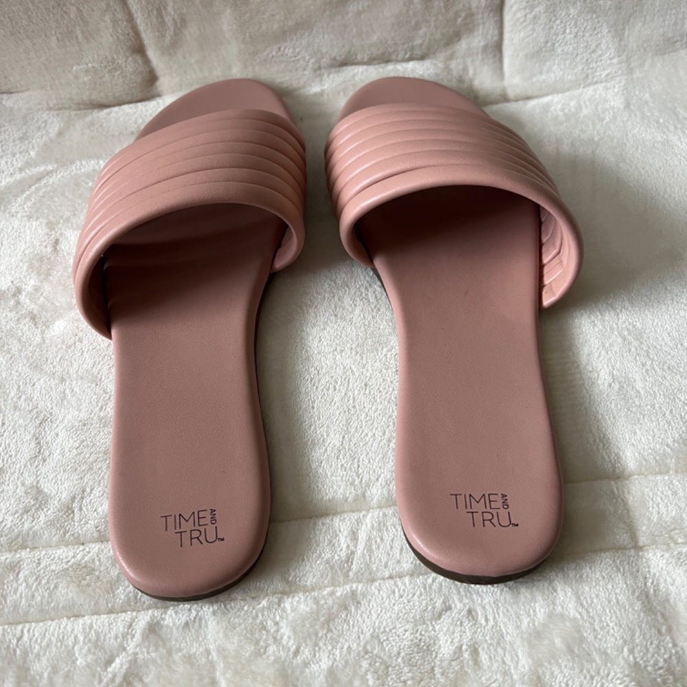 Time and Tru Slippers - Picture 3 of 7